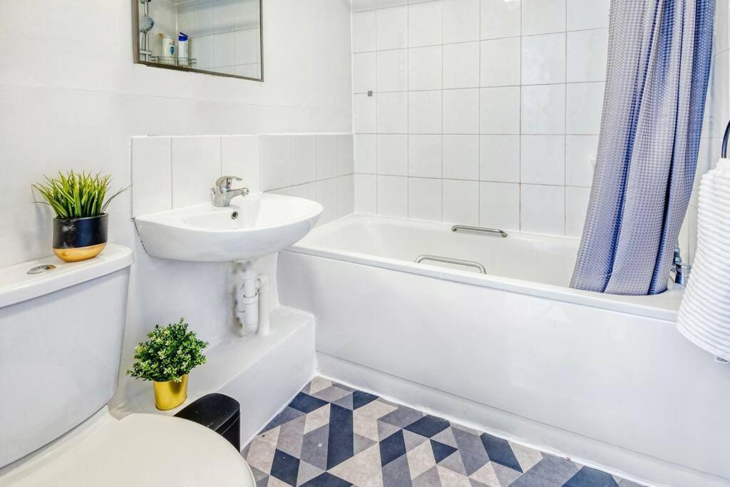 3 Bed Flat Near Chelsea Apartamento *