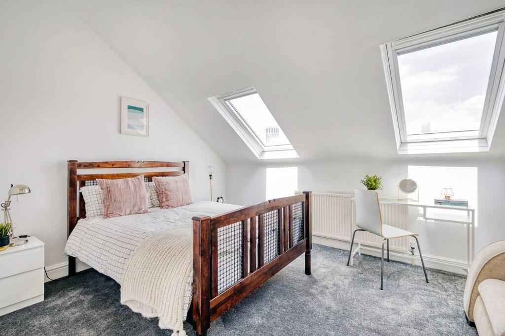3 Bed Flat Near Chelsea Apartamento